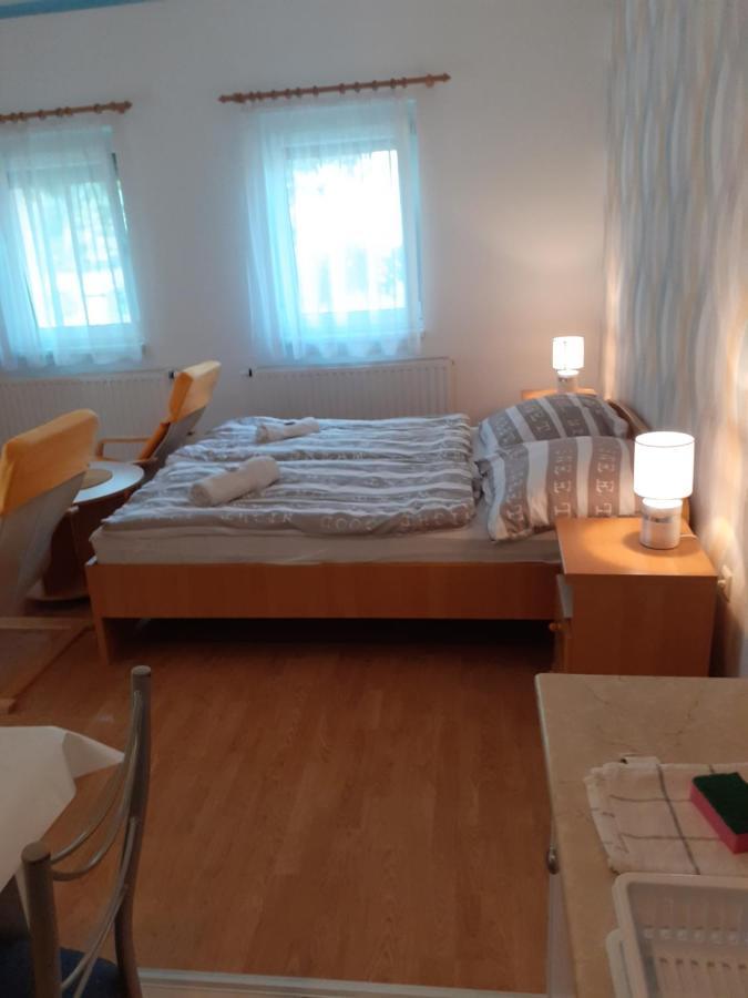 Petra Apartmanhaz Kehidakustány Eksteriør bilde