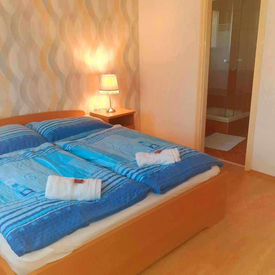 Petra Apartmanhaz Kehidakustány Eksteriør bilde