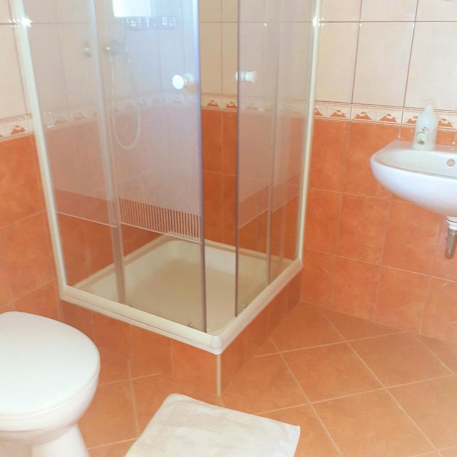 Petra Apartmanhaz Kehidakustány Eksteriør bilde